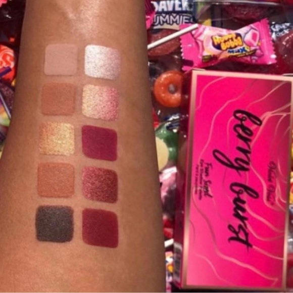 ($9) - Violet Voss Eyeshadow - Picture 4 of 5